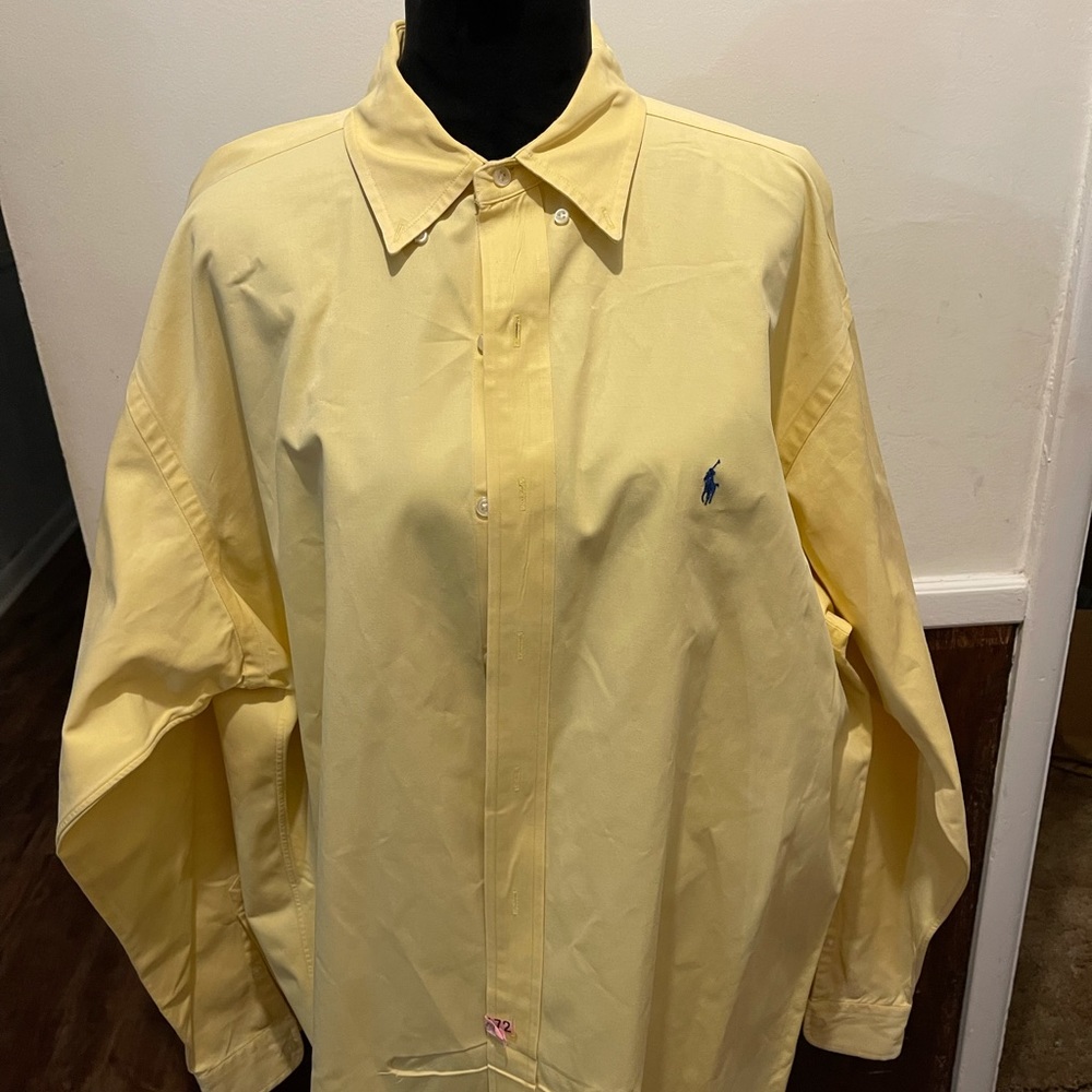 Previously loved Ralph Lauren button down men’s shirt